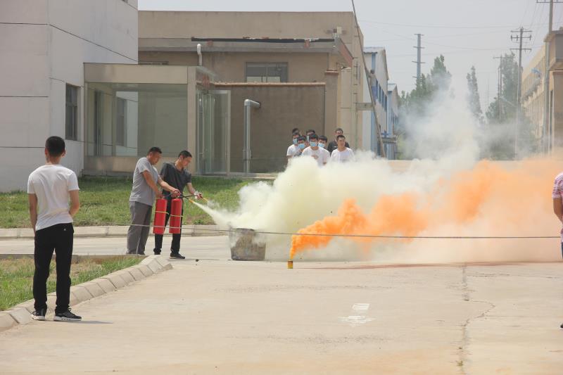 公司組織開展第二季度現(xiàn)場消防演練